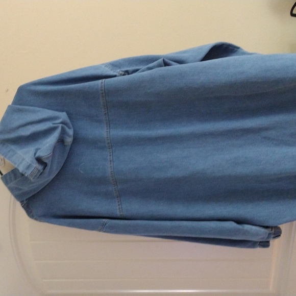 Clothes - Picture 4 of 4